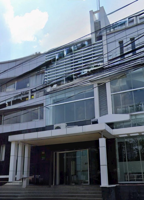 Disewa Gedung Perkantoran/ Komersial 3 Lantai di Lokasi Strategis di Tanah Abang, Jakarta Pusat