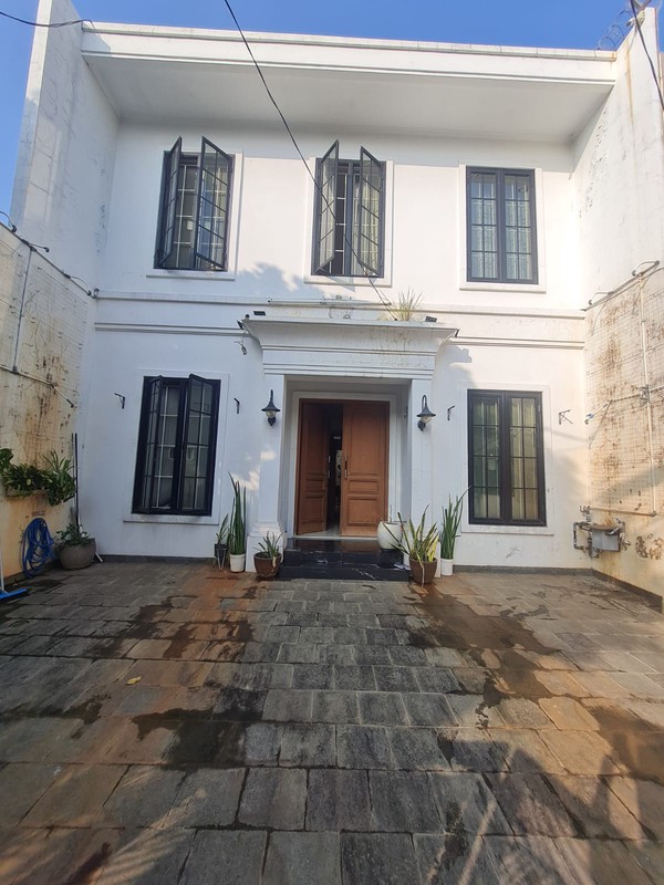 Rumah 2 lantai di komplek Bukit Cinere Indah 