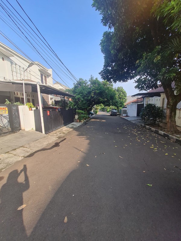 Rumah 2 lantai di komplek Bukit Cinere Indah 