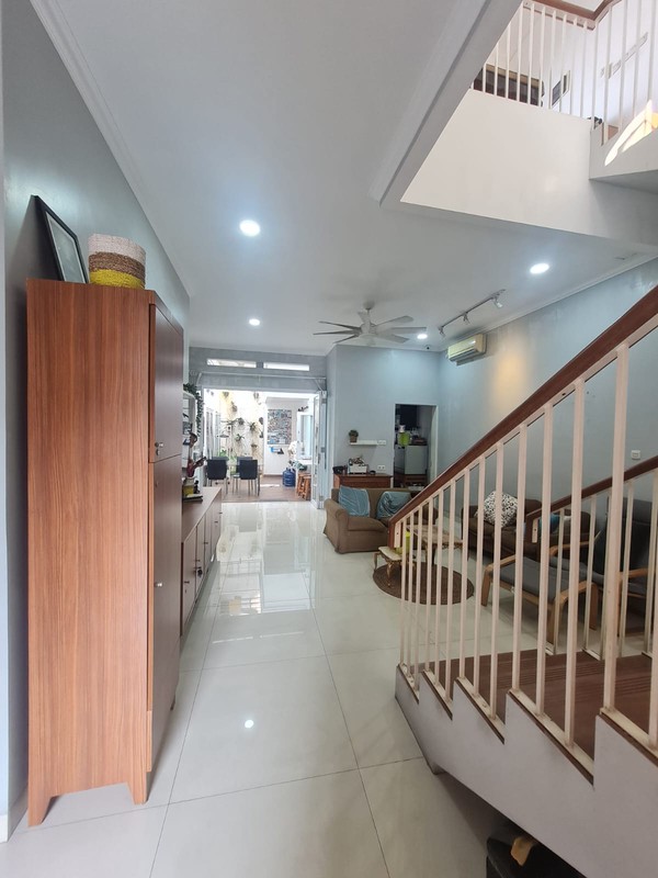 Rumah 2 lantai di komplek Bukit Cinere Indah 