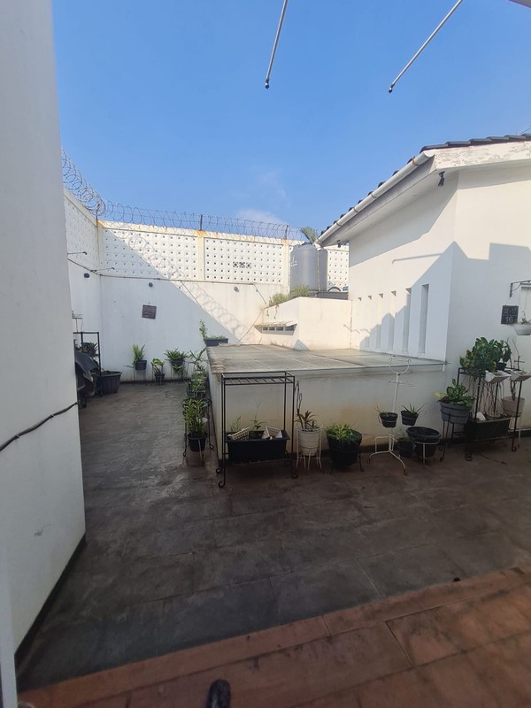 Rumah 2 lantai di komplek Bukit Cinere Indah 