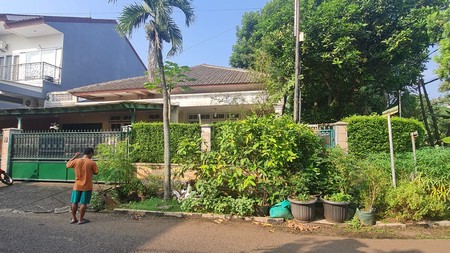 Rumah lama terawat di Bukit Cinere Indah 