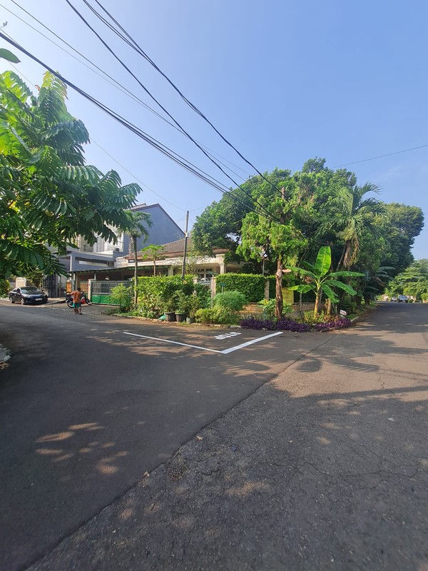Rumah lama terawat di Bukit Cinere Indah 
