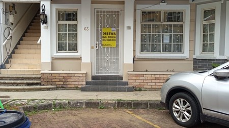 disewakan townhouse di Taman Paris 2 Lippo Karawaci Tangerang