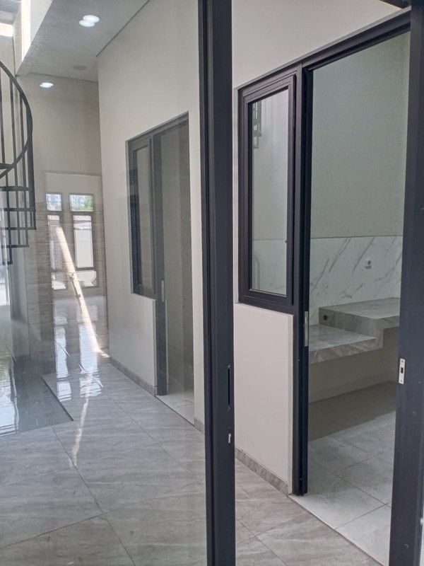Dijual Rumah Baru Tenggilis Mejoyo Selatan Surabaya Timur - Siap Huni  