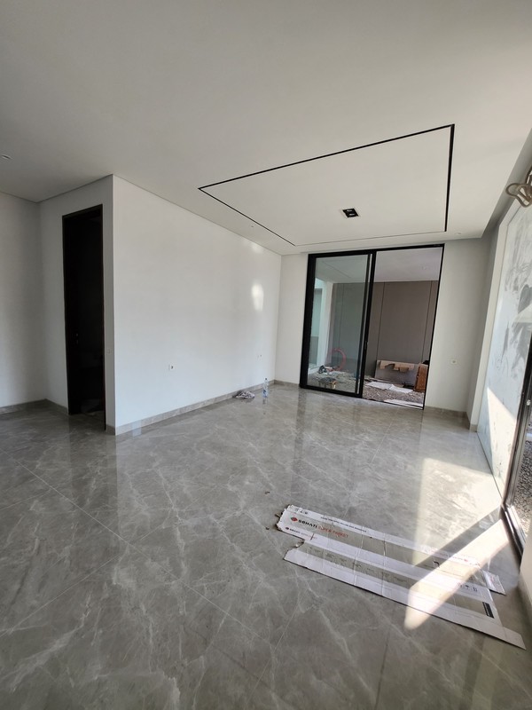 Dijual Rumah Baru Waterfront Citraland Surabaya Special Garasi Carport Masuk 6 Mobil - Private Pool - Private Lift Optional Dekat Uc, Hokky Buah, Ciputra Hospital, Pakuwon Mall