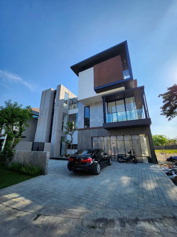 Dijual Rumah Baru Waterfront Citraland Surabaya Special Garasi Carport Masuk 6 Mobil - Private Pool - Private Lift Optional Dekat Uc, Hokky Buah, Ciputra Hospital, Pakuwon Mall