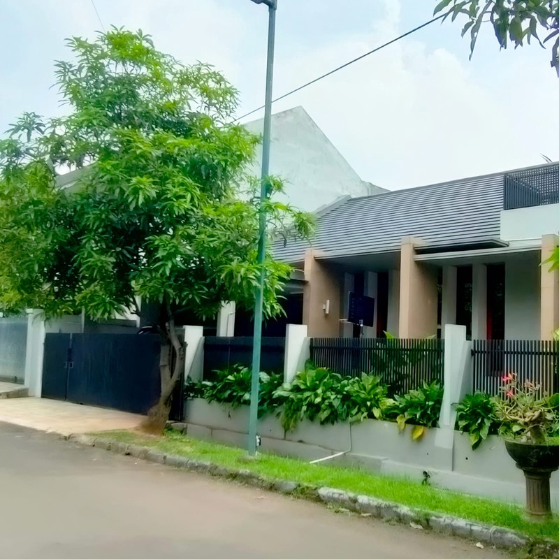 Rumah bagus, Asri, Bebas Banjir di Bintaro Sektor 3.