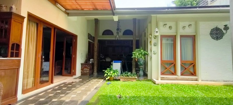 Rumah bagus, Asri, Bebas Banjir di Bintaro Sektor 3.