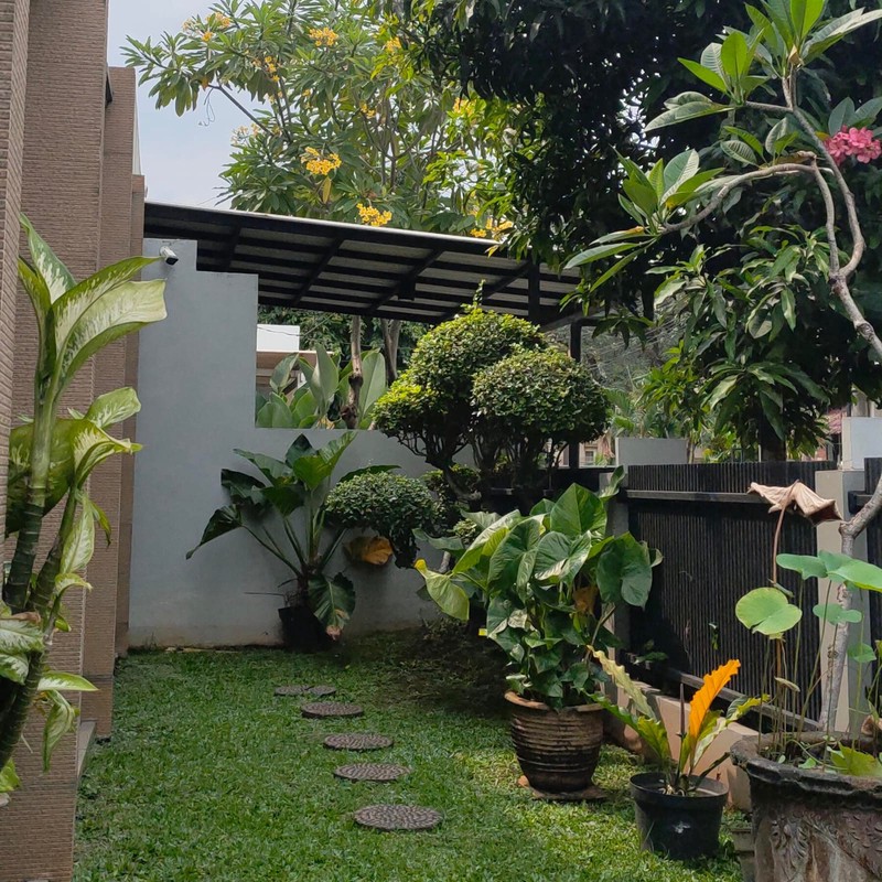 Rumah bagus, Asri, Bebas Banjir di Bintaro Sektor 3.
