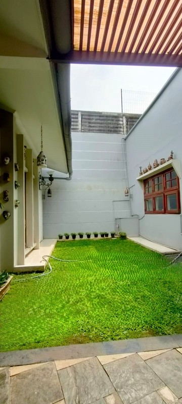 Rumah bagus, Asri, Bebas Banjir di Bintaro Sektor 3.