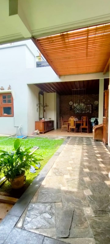 Rumah bagus, Asri, Bebas Banjir di Bintaro Sektor 3.