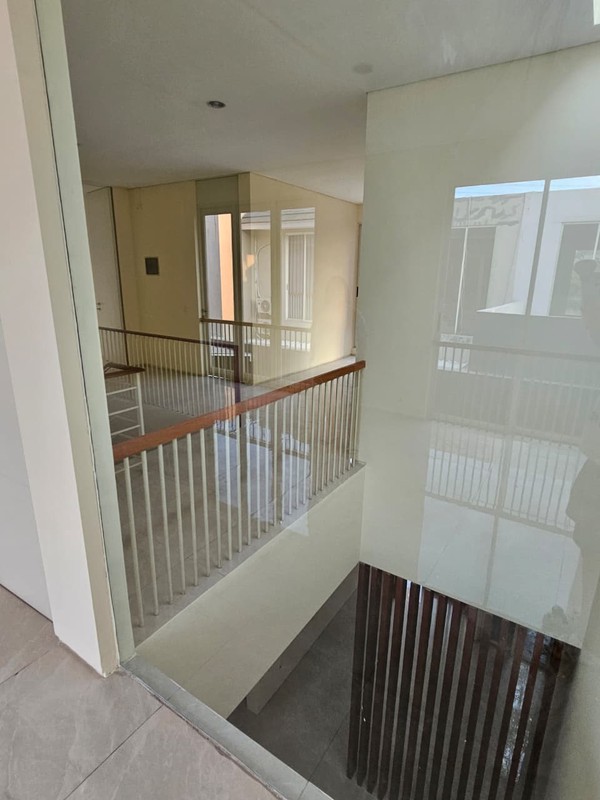 Sewa Rumah 2 Lantai Murah di Citraland The Greenlake Surabaya