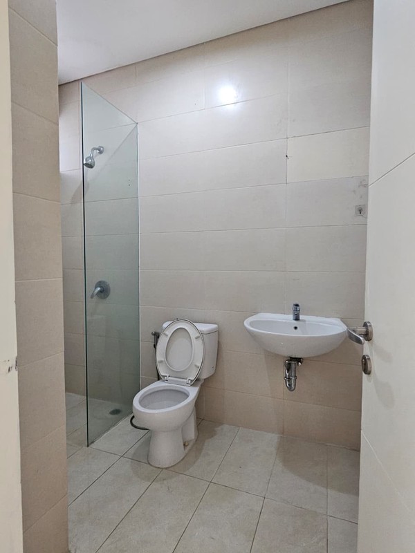 Sewa Rumah 2 Lantai Murah di Citraland The Greenlake Surabaya