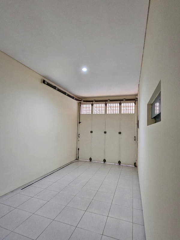 Sewa Rumah 2 Lantai Murah di Citraland The Greenlake Surabaya