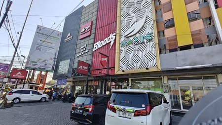 Sewa Ruko 4 Lantai di Raya Mastrip Wiyung Surabaya - Lokasi Dekat Tol Gunung Sari dan Area Komersil