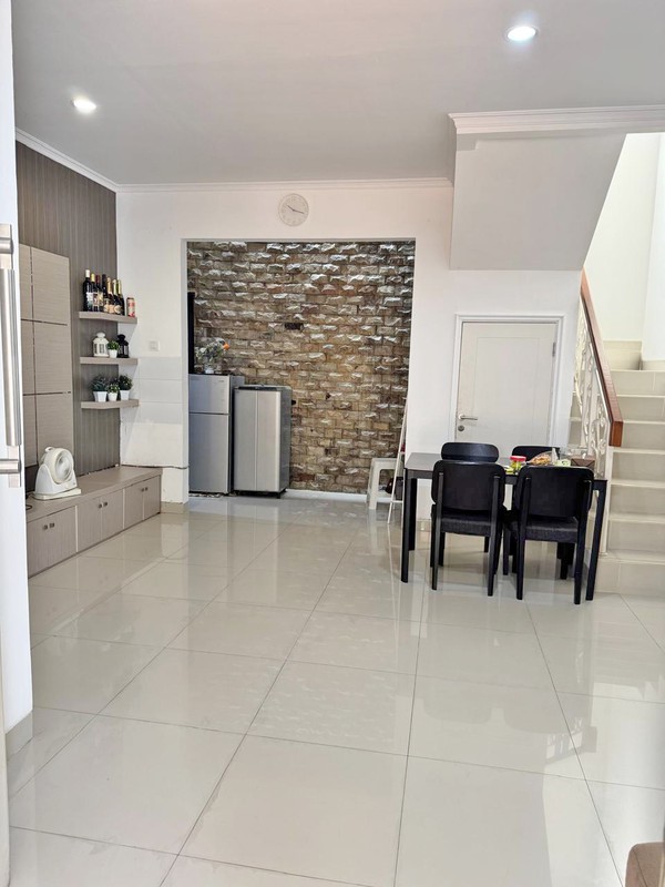 Rumah Modern Siap Huni di Karelia Village, Gading Serpong