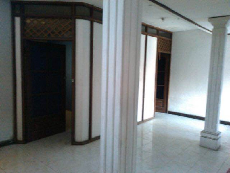 Dijual Rumah di Jalan Mulyosari Surabaya Timur
