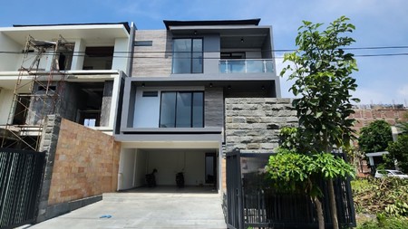 4 Milyar-an Rumah Surabaya Barat New Baru Modern - Babatan Pratama Spesial Row Jalan Raya Kembar Strategis Lokasi Dekat Pakuwon Mall, Citraland, Royal Residence