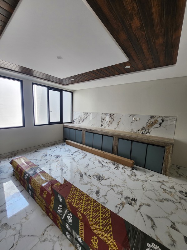 4 Milyar-an Rumah Surabaya Barat New Baru Modern - Babatan Pratama Spesial Row Jalan Raya Kembar Strategis Lokasi Dekat Pakuwon Mall, Citraland, Royal Residence