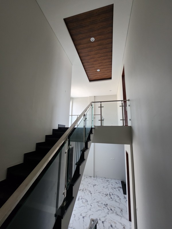 4 Milyar-an Rumah Surabaya Barat New Baru Modern - Babatan Pratama Spesial Row Jalan Raya Kembar Strategis Lokasi Dekat Pakuwon Mall, Citraland, Royal Residence