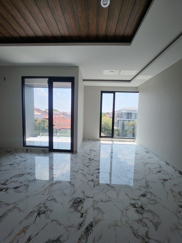 4 Milyar-an Rumah Surabaya Barat New Baru Modern - Babatan Pratama Spesial Row Jalan Raya Kembar Strategis Lokasi Dekat Pakuwon Mall, Citraland, Royal Residence