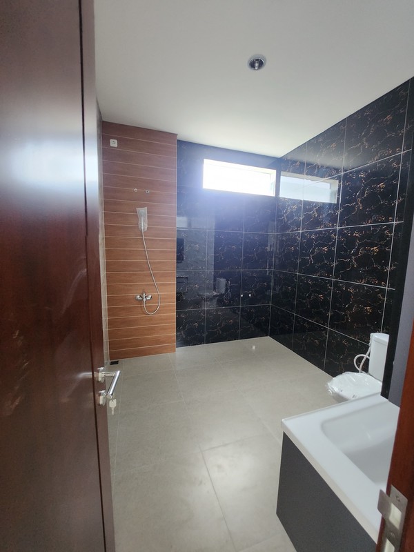 4 Milyar-an Rumah Surabaya Barat New Baru Modern - Babatan Pratama Spesial Row Jalan Raya Kembar Strategis Lokasi Dekat Pakuwon Mall, Citraland, Royal Residence