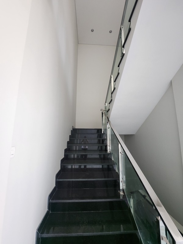 4 Milyar-an Rumah Surabaya Barat New Baru Modern - Babatan Pratama Spesial Row Jalan Raya Kembar Strategis Lokasi Dekat Pakuwon Mall, Citraland, Royal Residence