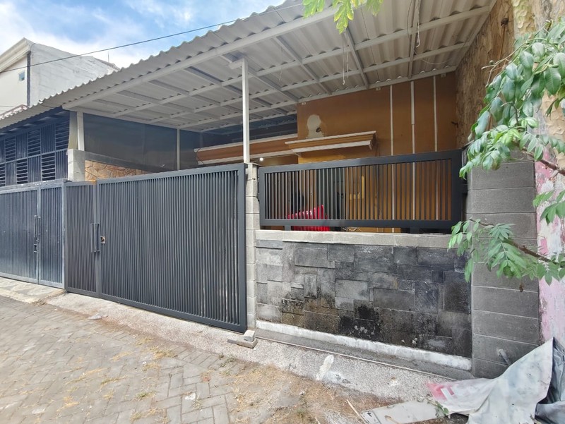 Dijual Rumah 2 lantai 850 Jutaan di Jambangan Indah Surabaya