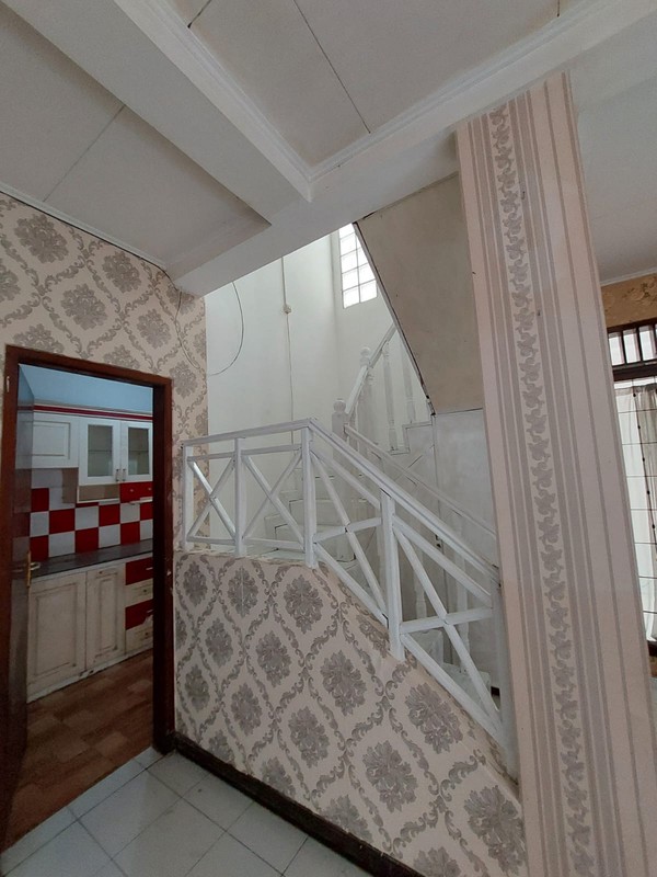 Rumah hoek lokasi premium depan taman di pisok bintaro Jaya