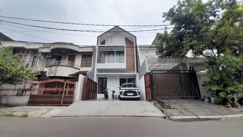 Rumah 2 Lantai di Pondok Kelapa Duren Sawit Jaktim