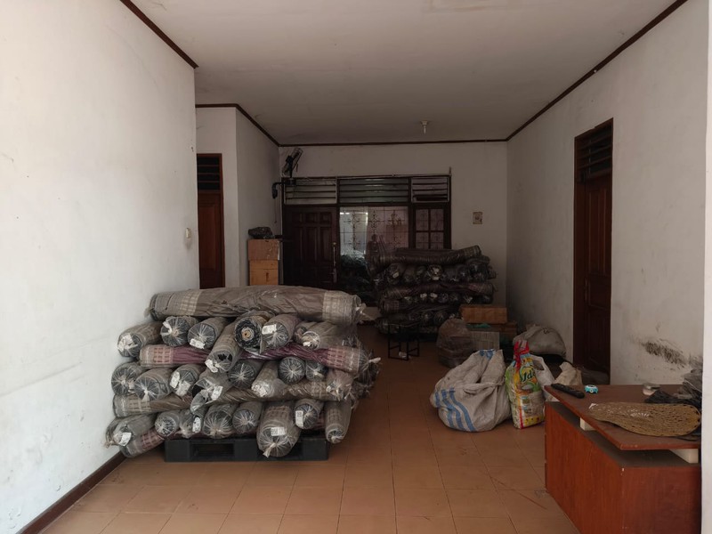 Rumah Hitung Tanah Luas 424 m2 di Cirendeu 