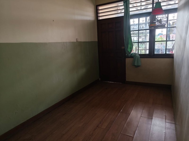 Rumah Hitung Tanah Luas 424 m2 di Cirendeu 