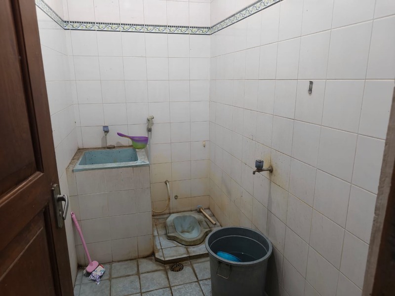 Rumah Hitung Tanah Luas 424 m2 di Cirendeu 