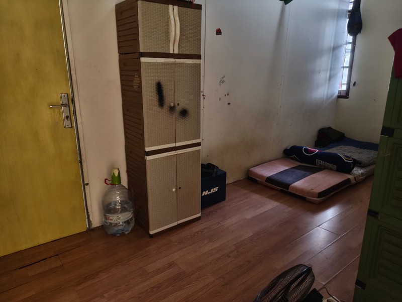 Rumah Hitung Tanah Luas 424 m2 di Cirendeu 