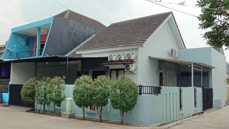 Rumah Hoek Siap Huni di Royal Park Residence Padurenan Mustika Jaya Bekasi | Luas 178 m&#xb2;, 4 Kamar Tidur, AC 4 Unit
