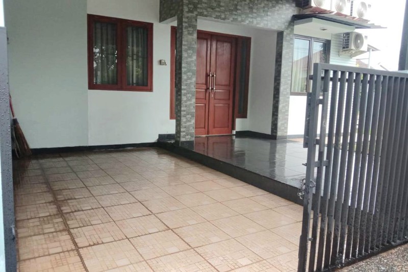 Rumah Hoek Siap Huni di Royal Park Residence Padurenan Mustika Jaya Bekasi | Luas 178 m², 4 Kamar Tidur, AC 4 Unit