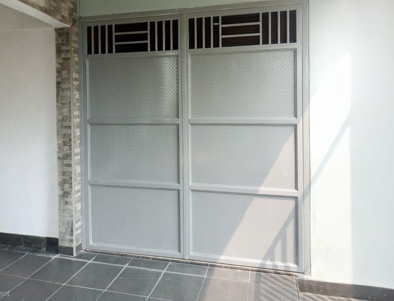 Rumah Hoek Siap Huni di Royal Park Residence Padurenan Mustika Jaya Bekasi | Luas 178 m², 4 Kamar Tidur, AC 4 Unit