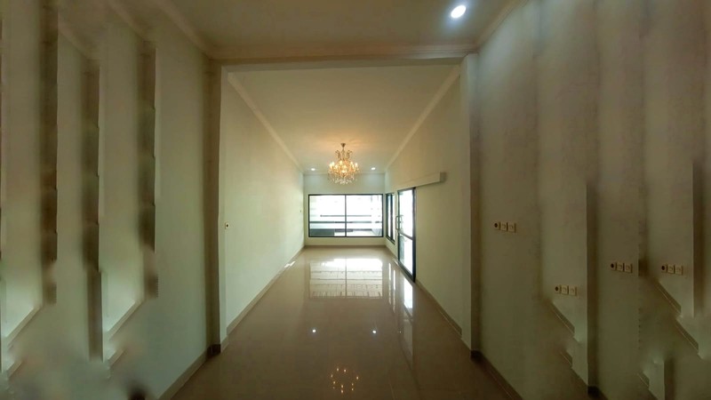 Ruang Usaha Siap Pakai di Padurenan Mustika Jaya Bekasi | Luas Tanah 356 m², Bonus Gudang & Lampu Gantung