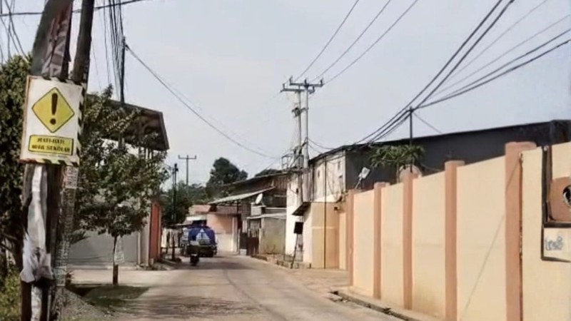Ruang Usaha Siap Pakai di Padurenan Mustika Jaya Bekasi | Luas Tanah 356 m², Bonus Gudang & Lampu Gantung