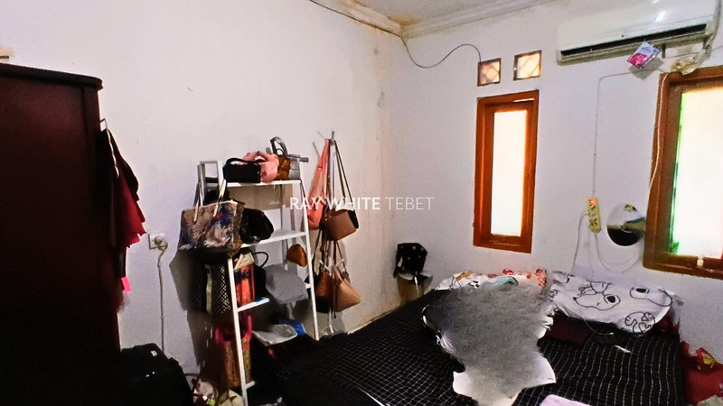 Dijual Rumah Hitung Tanah di Asem Baris, Kebon Baru - Tebet, Jakarta Selatan