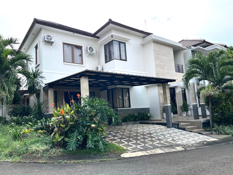 Rumah Bagus, Apik, Nyaman dan Asri, Dalam Cluster di Bintaro Sektor 9