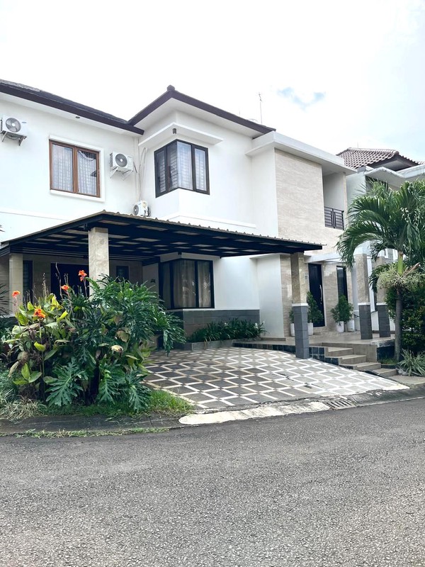 Rumah Bagus, Apik, Nyaman dan Asri, Dalam Cluster di Bintaro Sektor 9