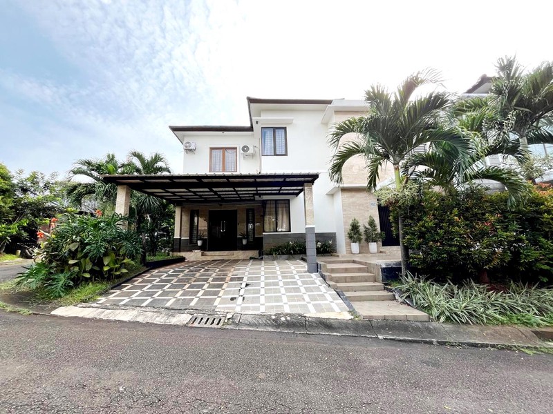 Rumah Bagus, Apik, Nyaman dan Asri, Dalam Cluster di Bintaro Sektor 9