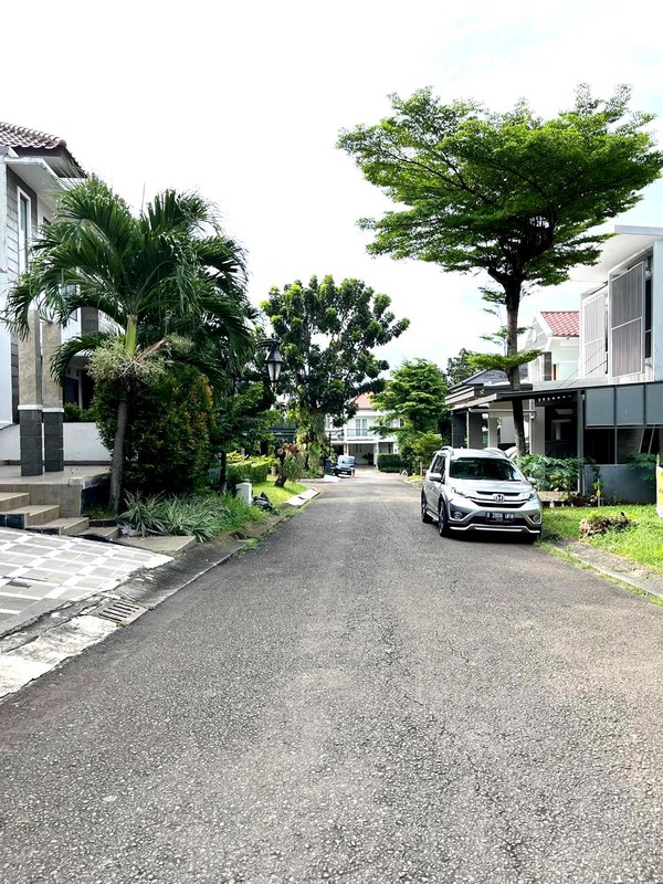 Rumah Bagus, Apik, Nyaman dan Asri, Dalam Cluster di Bintaro Sektor 9
