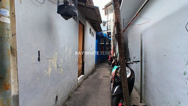 Dijual Rumah SHM Hitung Tanah di Pengadegan, Pancoran - Jakarta Selatan