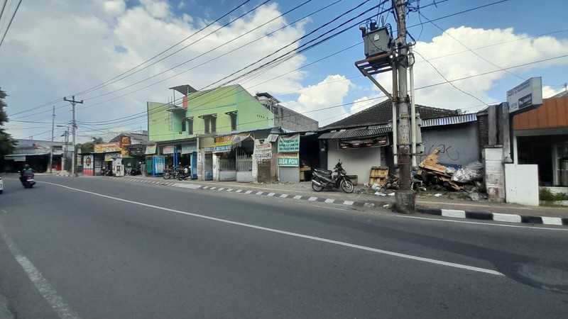 Rumah Strategis di Jl. Pandeyan - Cocok untuk Usaha & Investasi
