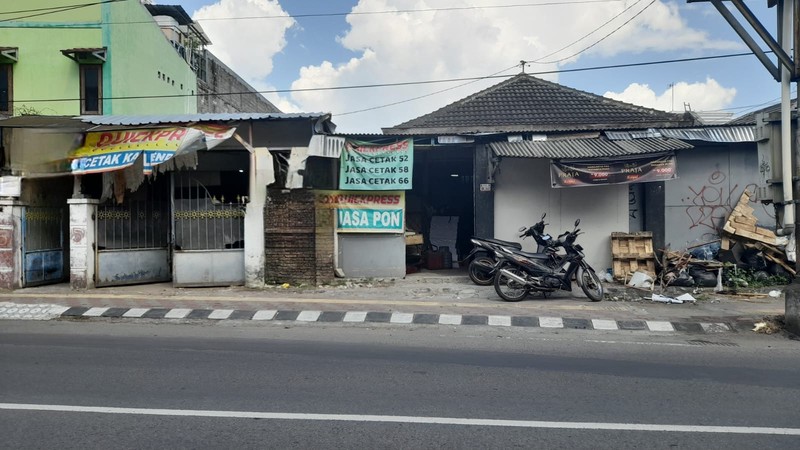 Rumah Strategis di Jl. Pandeyan - Cocok untuk Usaha & Investasi