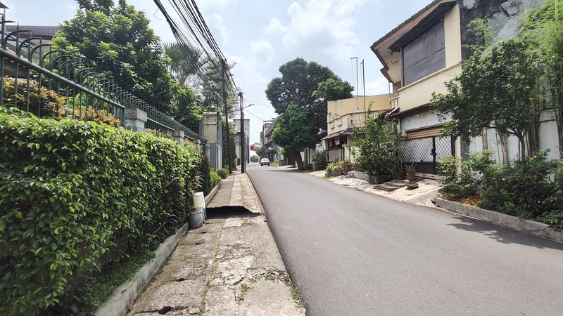 Langka Banget! 3 Rumah Sekaligus di Cipete Selatan - Total Tanah 1.437m2