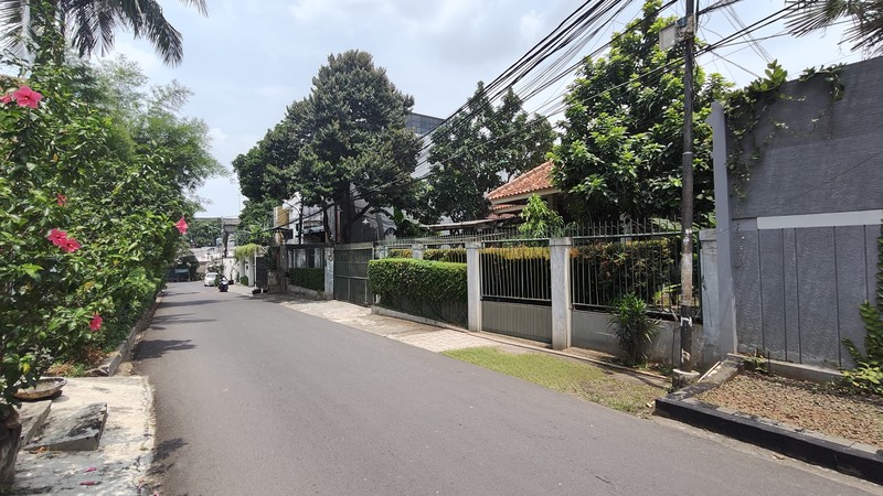 Langka Banget! 3 Rumah Sekaligus di Cipete Selatan - Total Tanah 1.437m2
